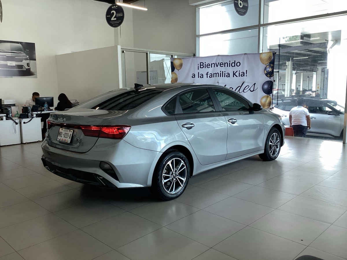 2024 Kia FORTE SEDAN 4p LX L4/2.0 Man
