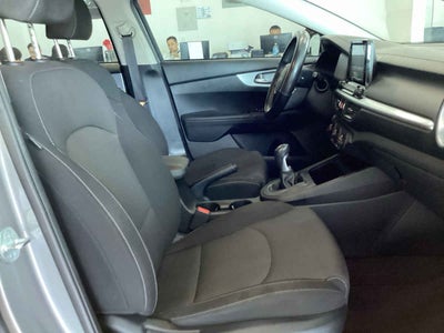 2024 Kia FORTE SEDAN 4p LX L4/2.0 Man