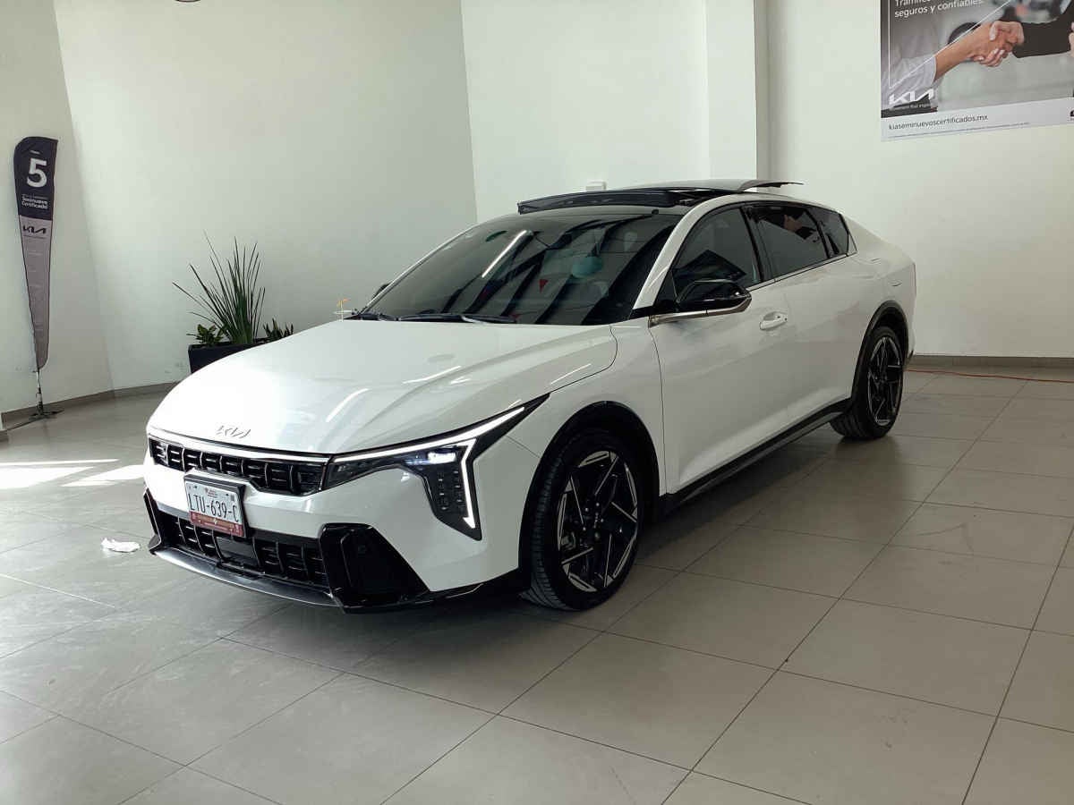 2026 Kia K4 4p GT Line L4/2.0 Aut