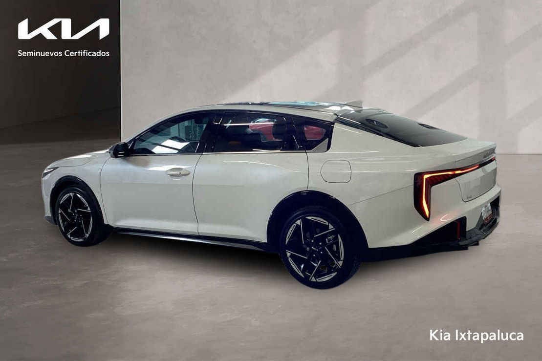 2026 Kia K4 4p GT Line L4/2.0 Aut