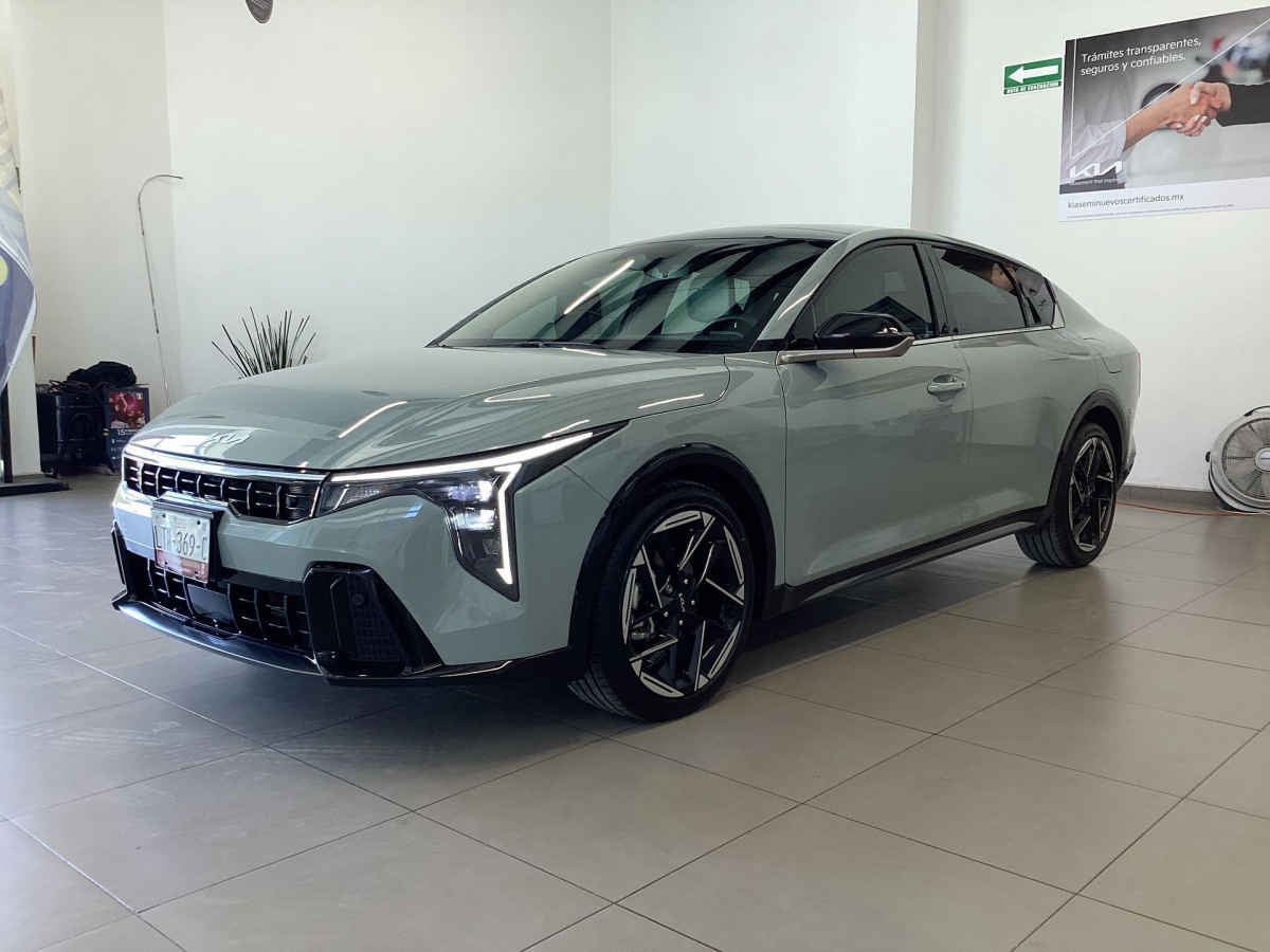2026 Kia K4 4p GT Line L4/2.0 Aut