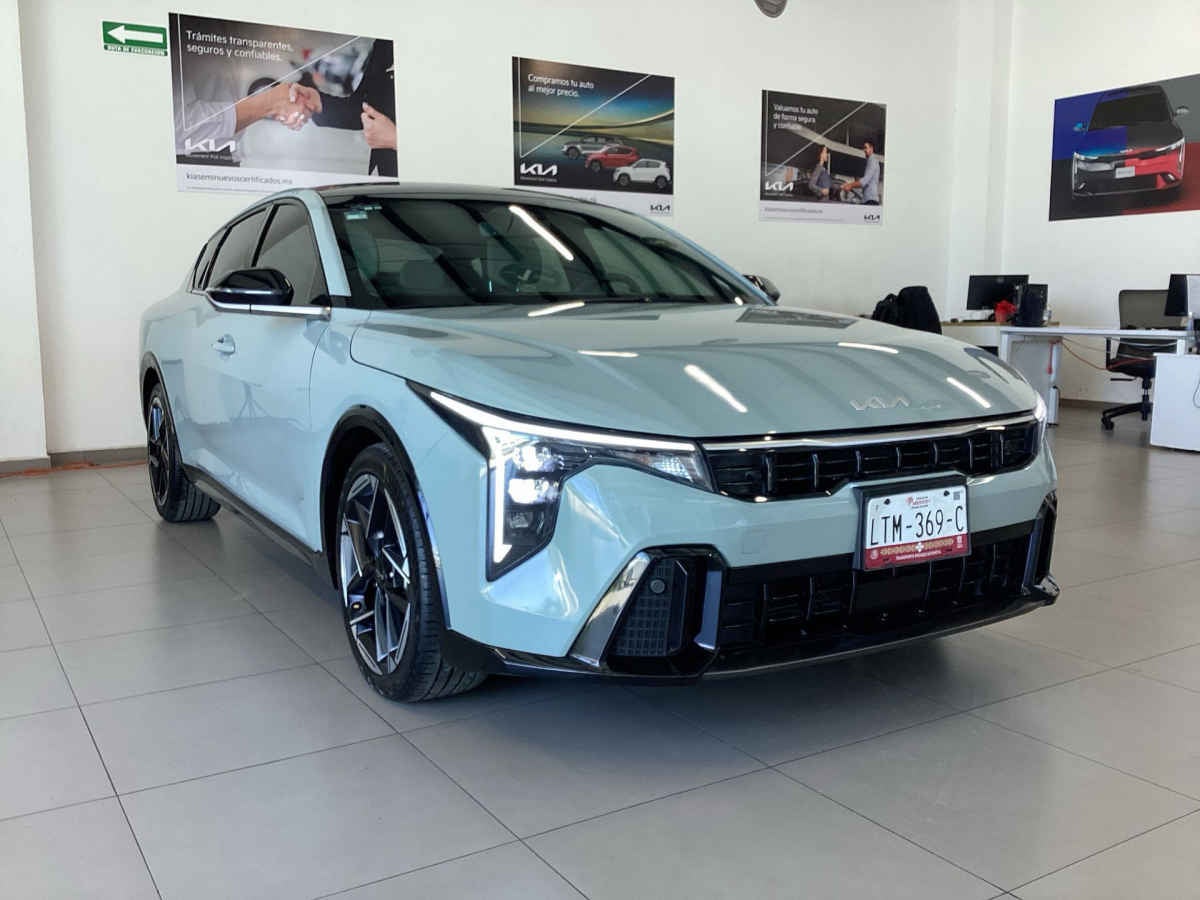 2026 Kia K4 4p GT Line L4/2.0 Aut