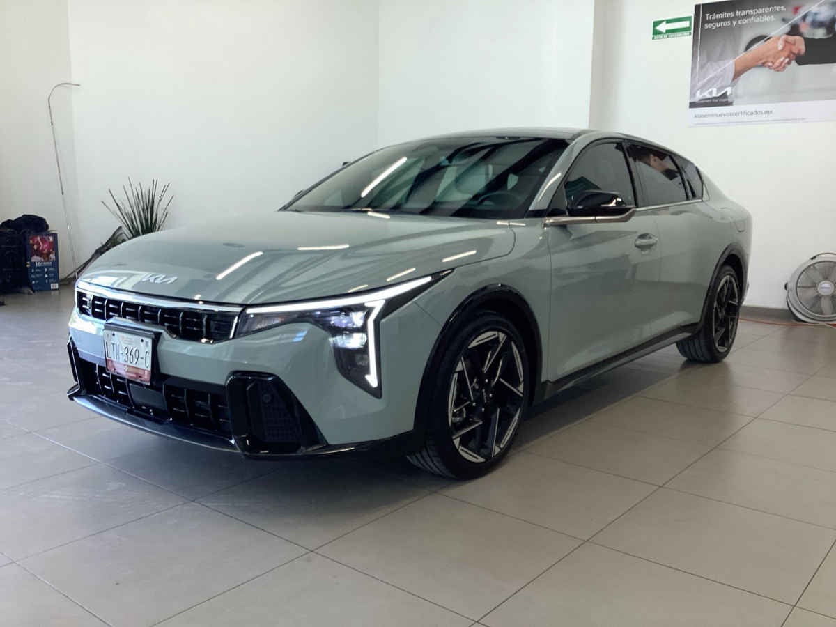 2026 Kia K4 4p GT Line L4/2.0 Aut