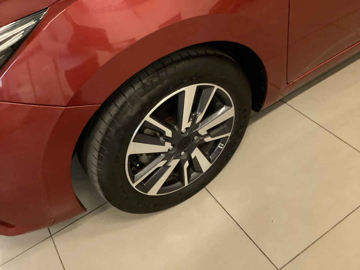 2021 Nissan Versa 4p Advance L4/1.6 Man