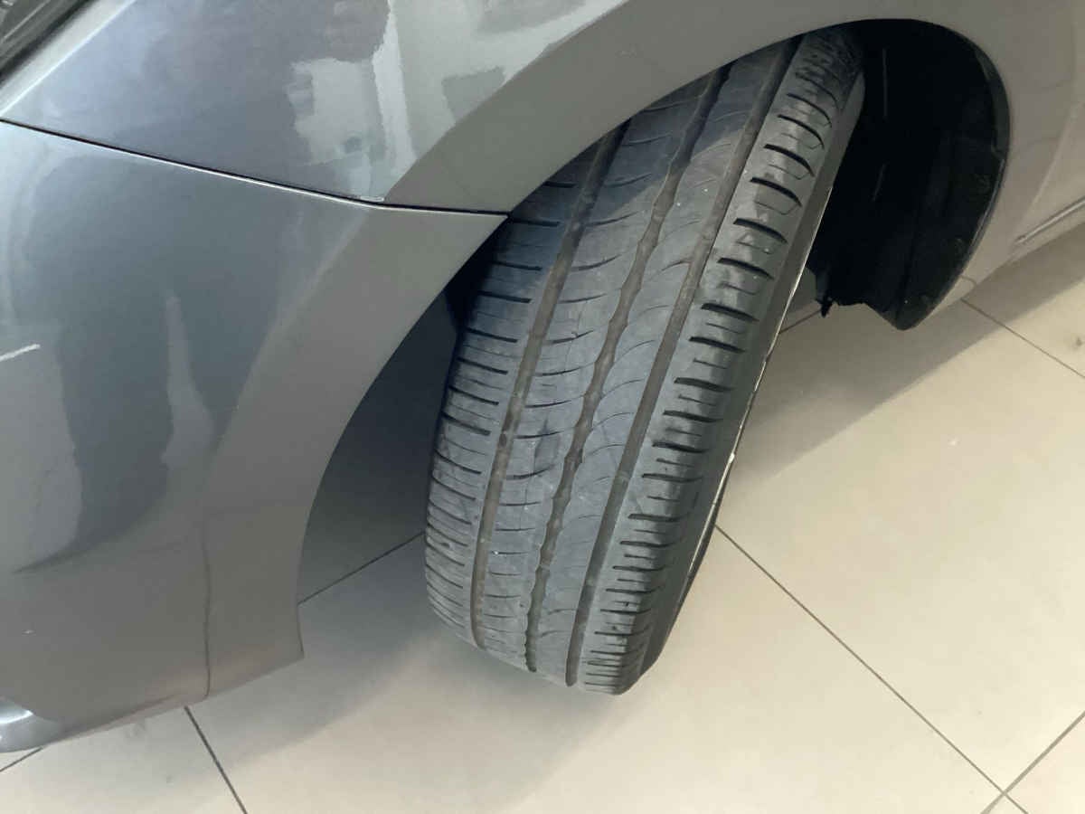 2020 Nissan Versa 4p Sense L4/1.6 Man