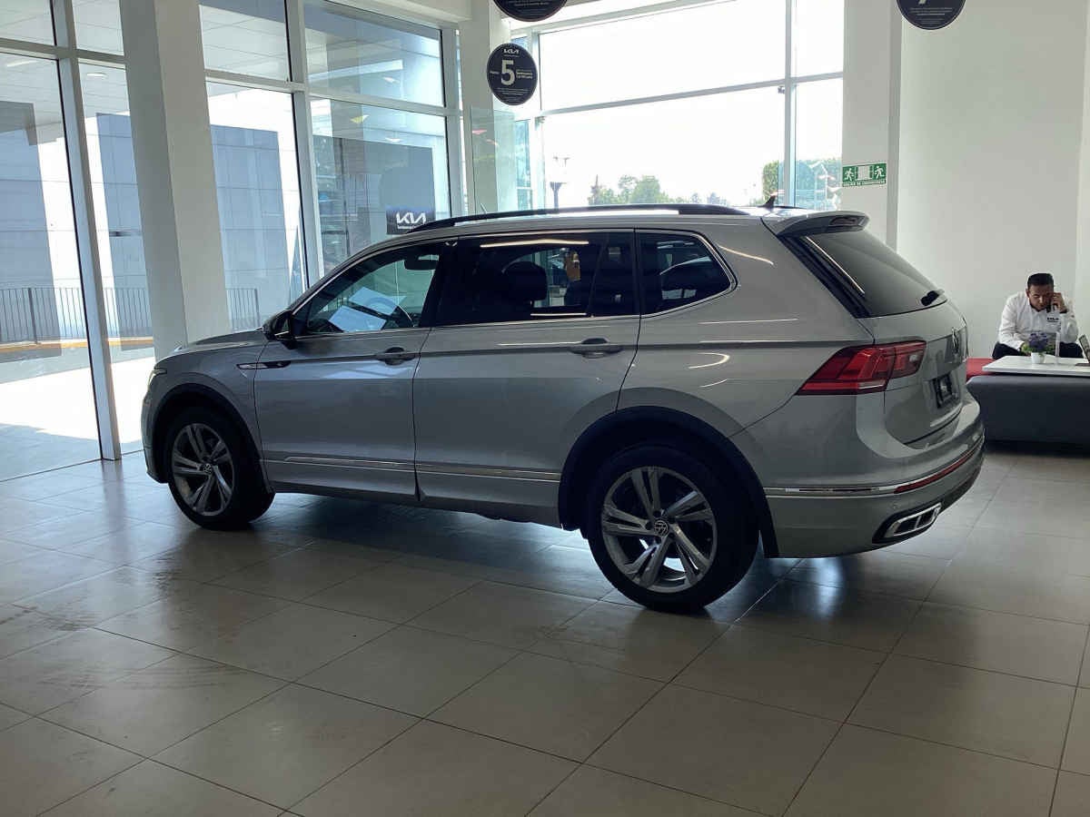 2022 Volkswagen Tiguan 5p R-Line L4/1.4/T Aut