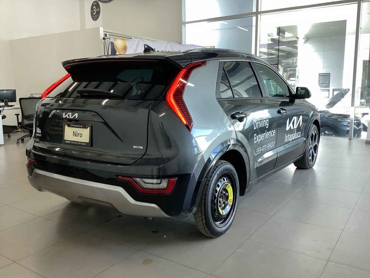 2025 Kia Niro 5p EX L4/1.6 HEV Aut