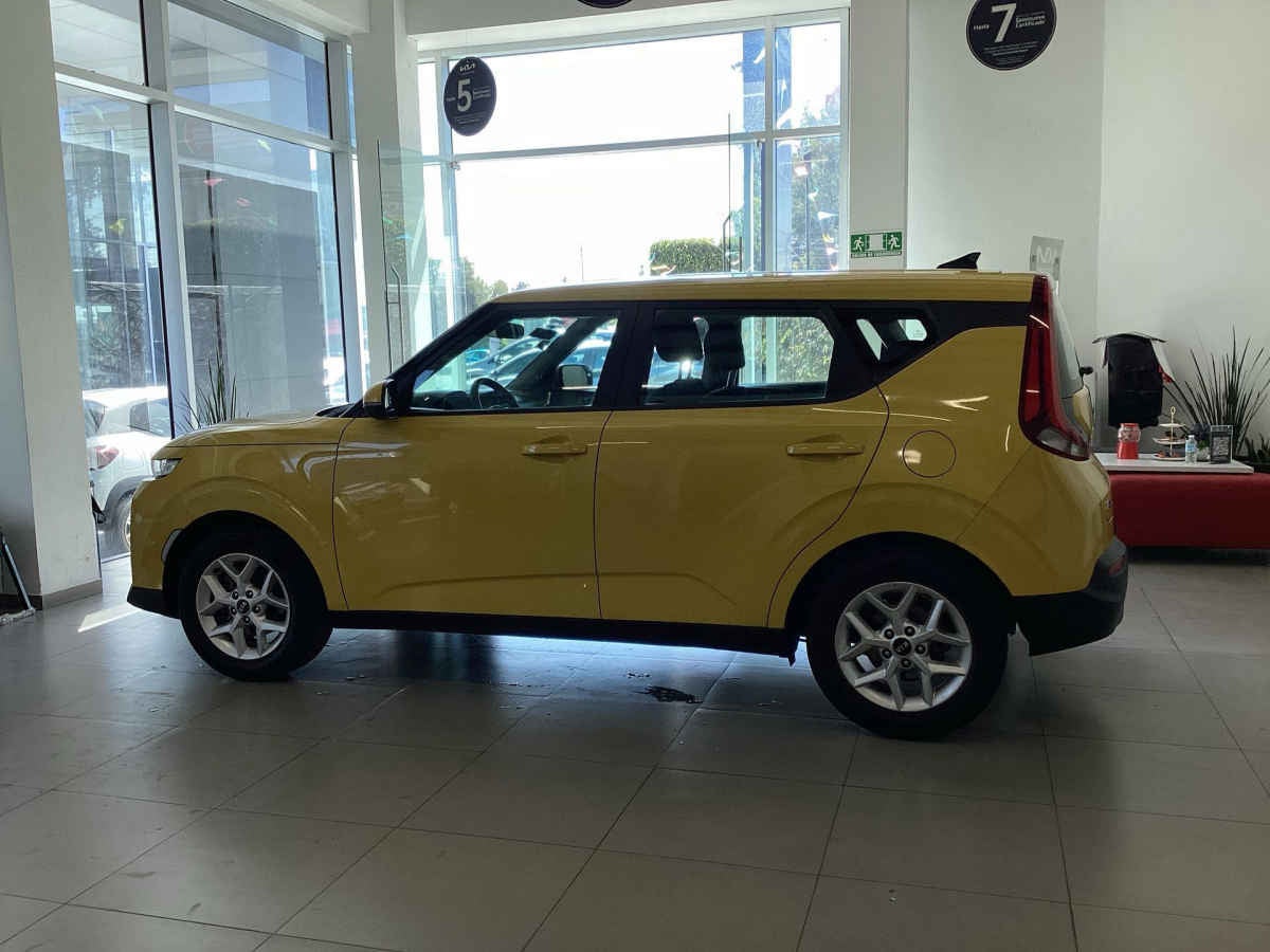 2020 Kia Soul 5p LX 1.6l 121 HP TM6 RA-16"