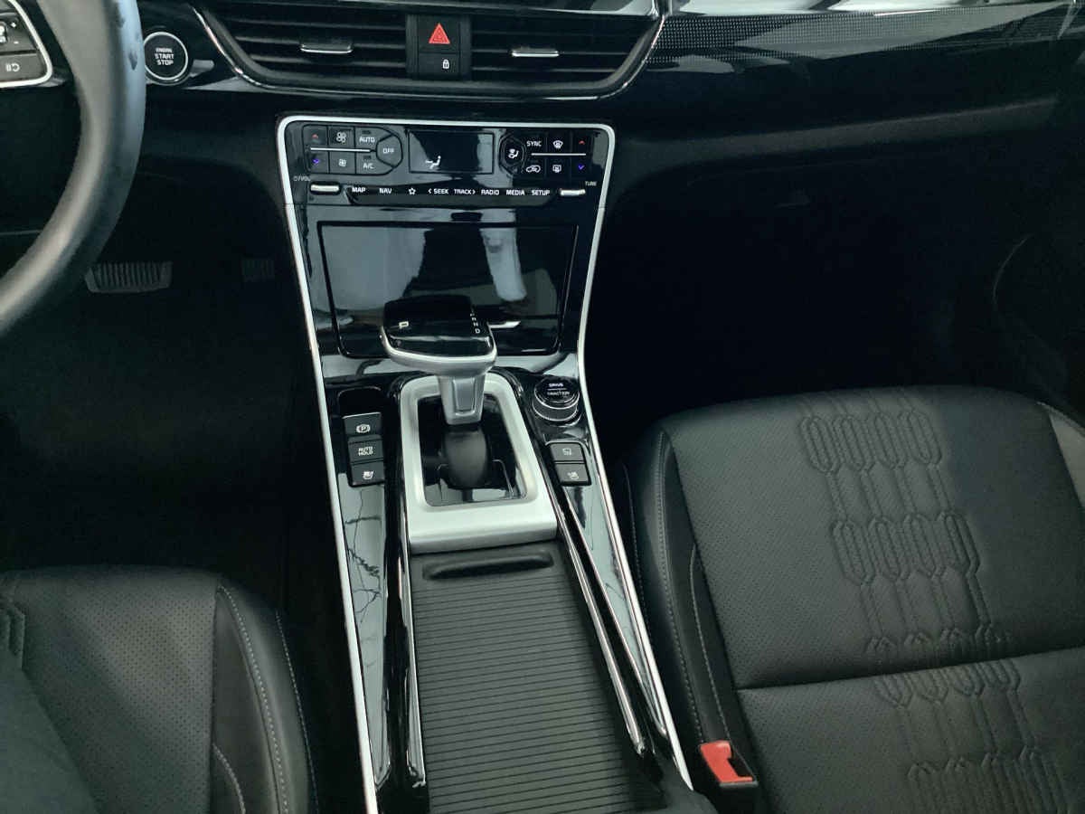 2025 Kia SELTOS 5p SX L4/1.5 Aut