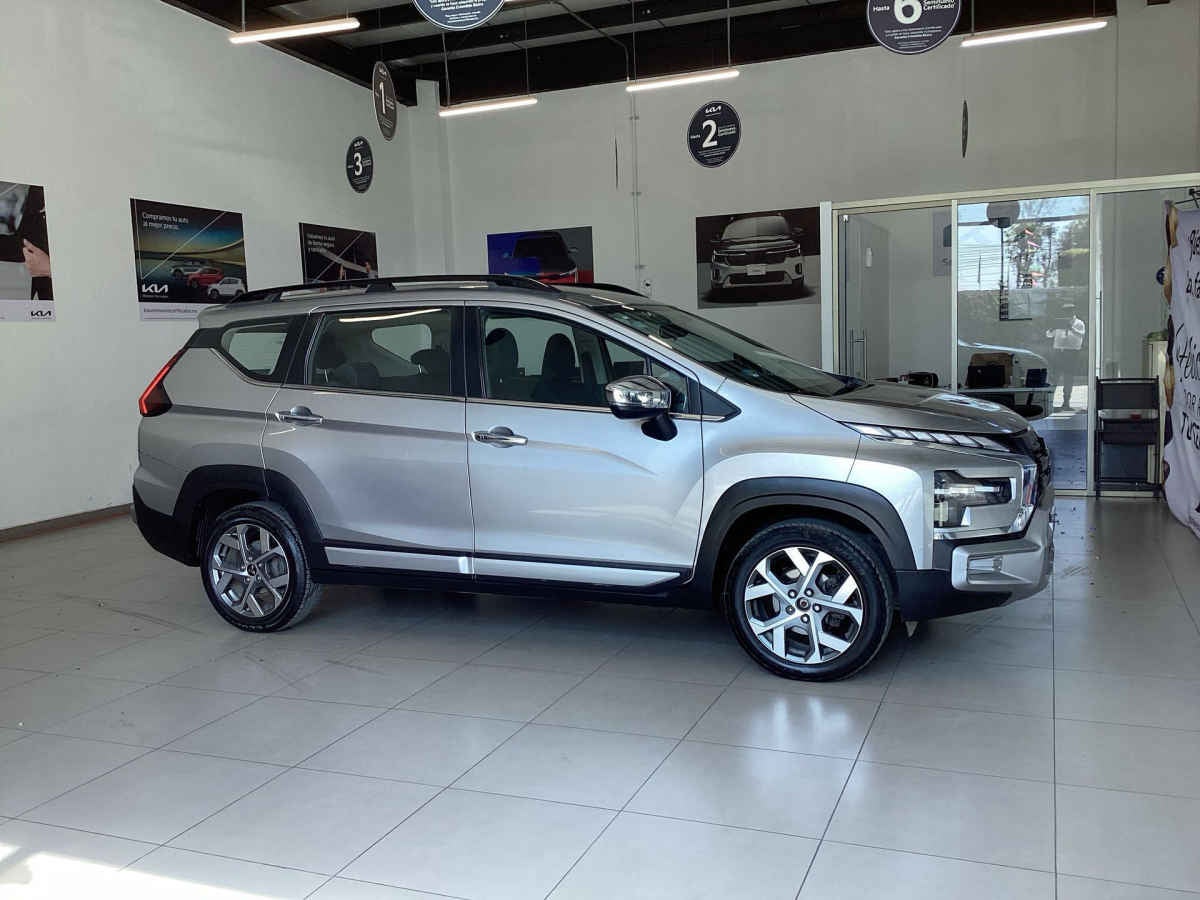 2024 Mitsubishi Xpander 5p Cross L4/1.5 Aut