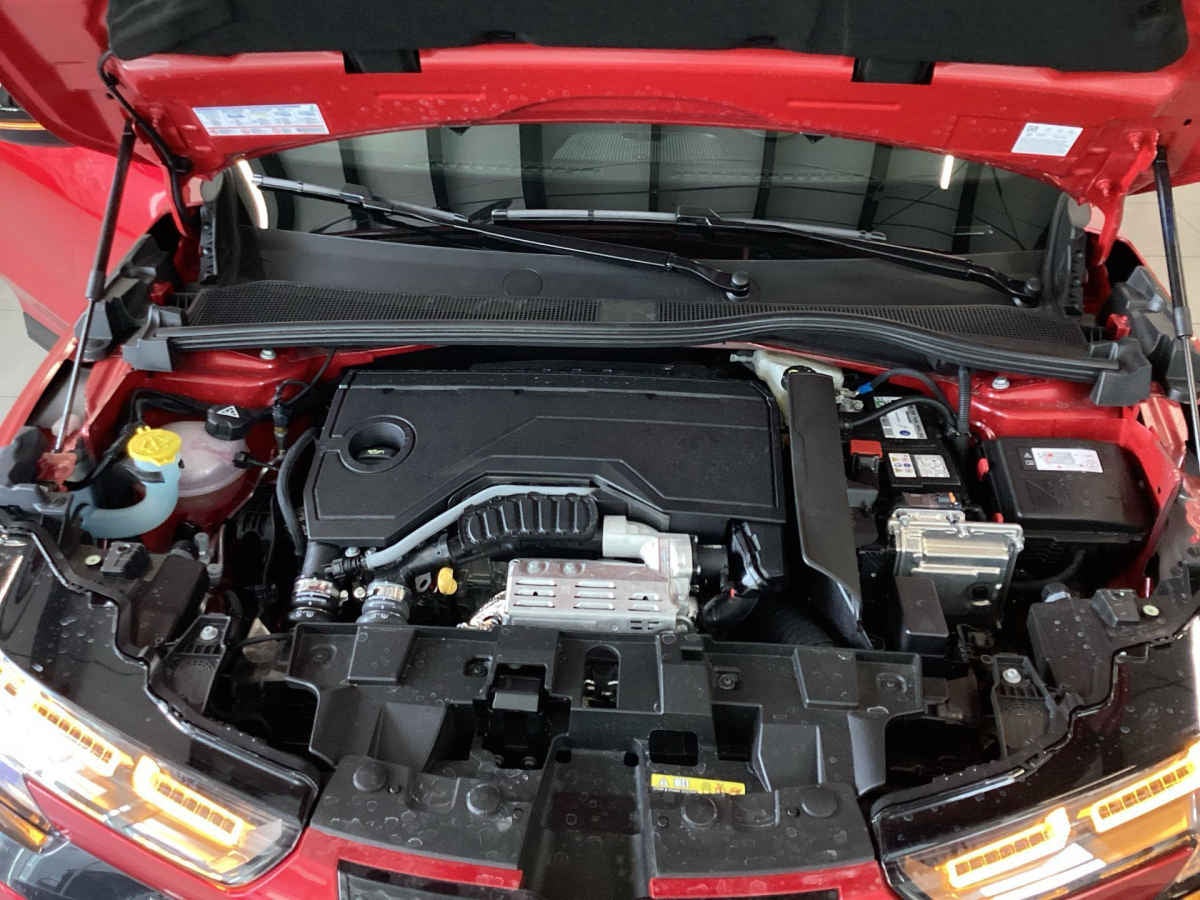 2026 Alfa Romeo Junior TI 5p Junior TI L3/1.2/T MHEV Aut