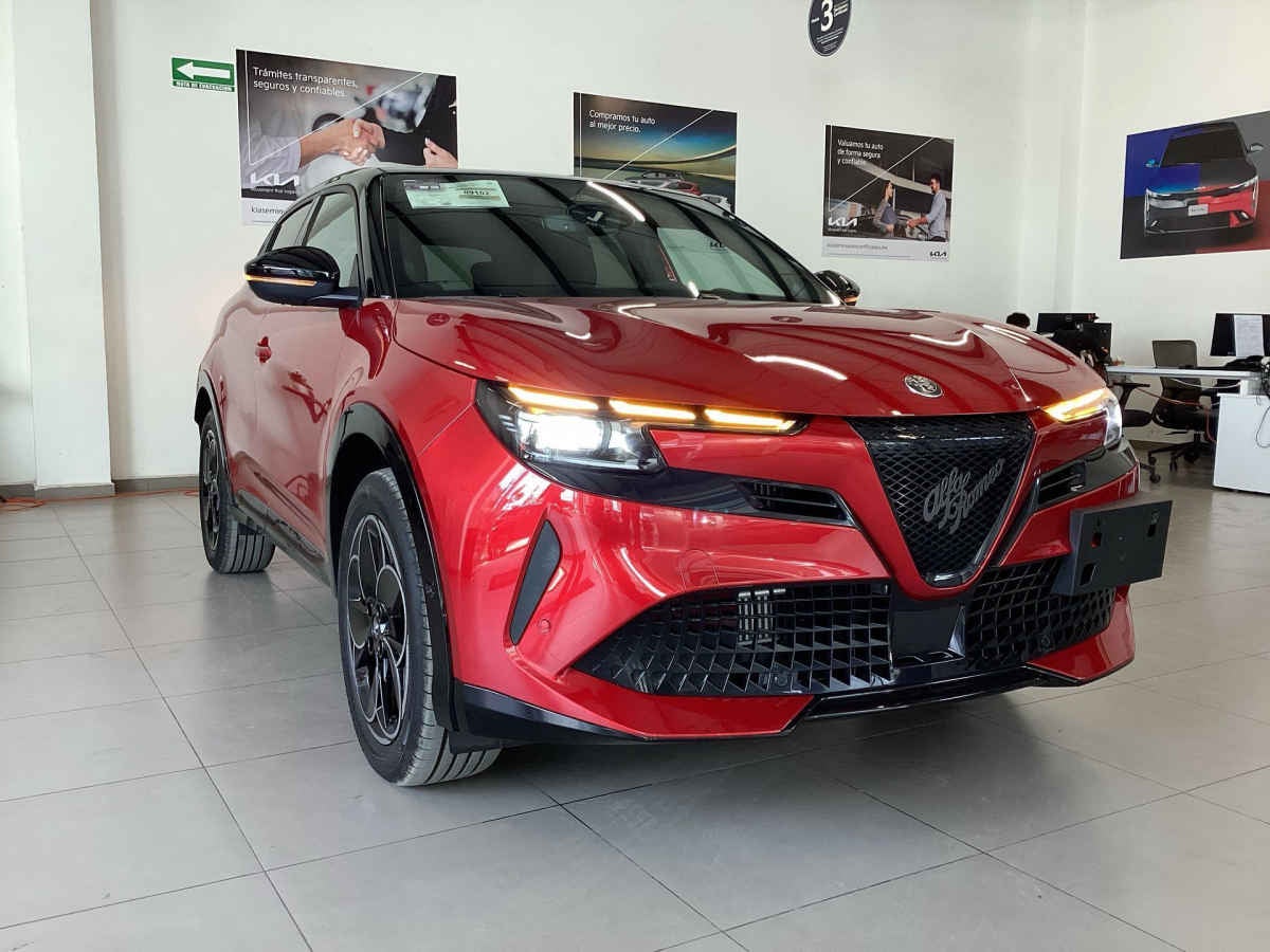 2026 Alfa Romeo Junior TI 5p Junior TI L3/1.2/T MHEV Aut