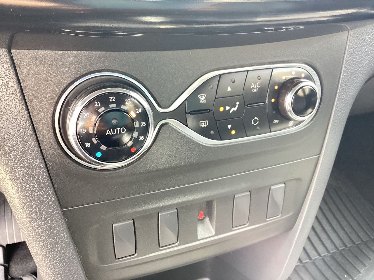 2024 Renault Logan 1.6 Intens At