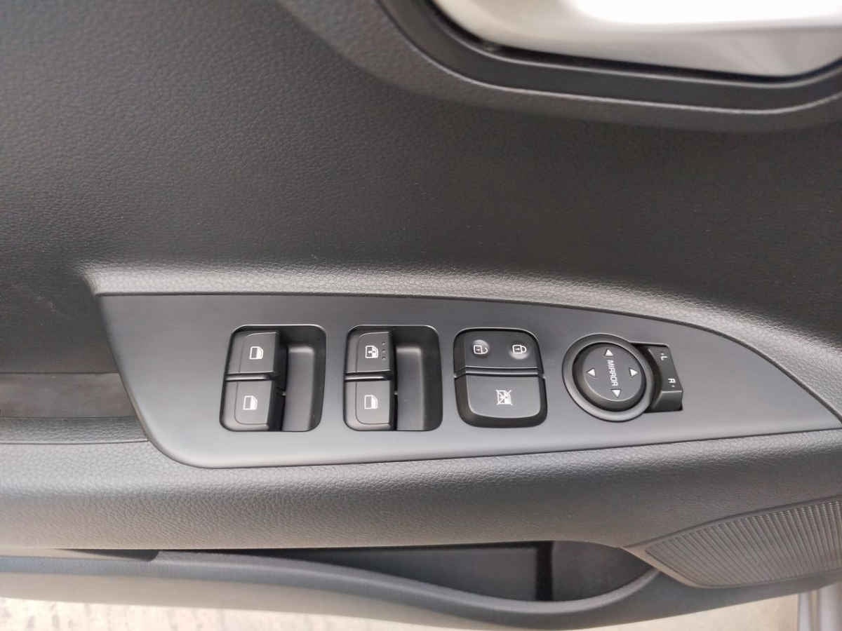 2023 Kia KIA RIO SEDAN 4p LX L4/1.6 Man