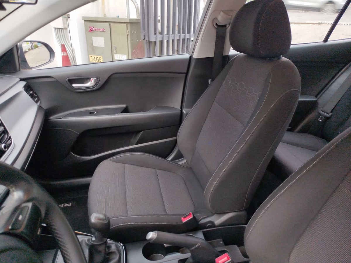 2023 Kia KIA RIO SEDAN 4p LX L4/1.6 Man
