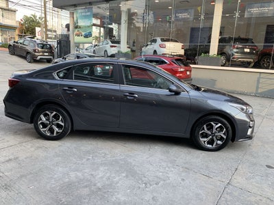 2021 Kia FORTE SEDAN 4p EX L4/2.0 Aut