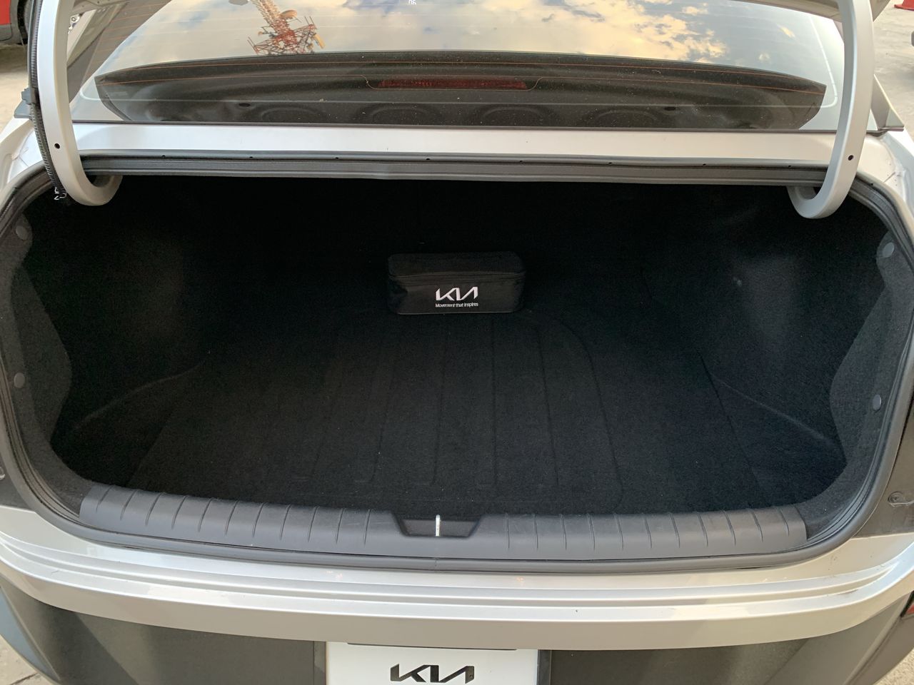 2024 Kia K3 4p LX L4/1.6 Man