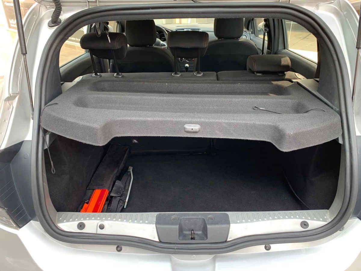 2023 Renault Stepway 5p Intens L4/1.6 Aut