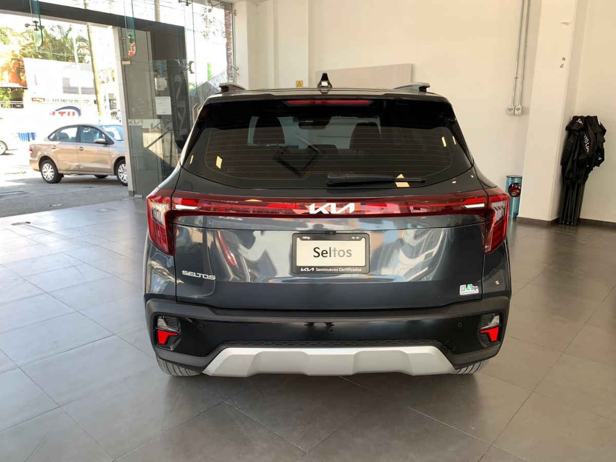 2024 Kia SELTOS 5p SXL L4/1.4/T Aut