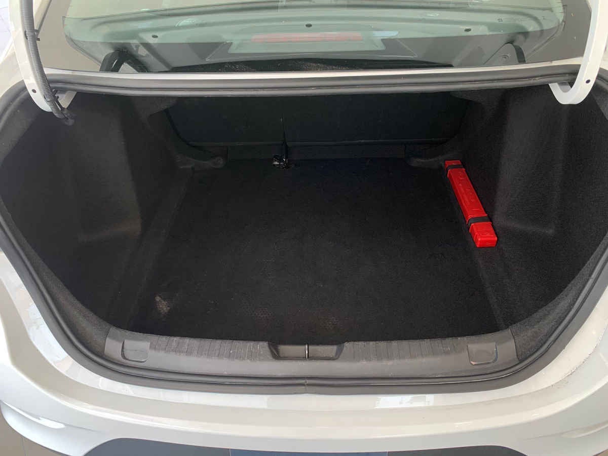 2023 Chevrolet Onix 4p LS L3/1.0/T Aut