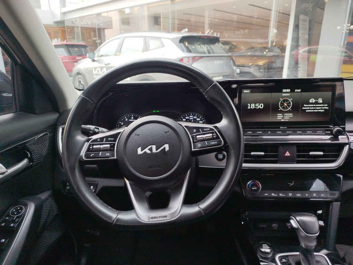 2023 Kia SELTOS 5p SX L4/1.6 Aut