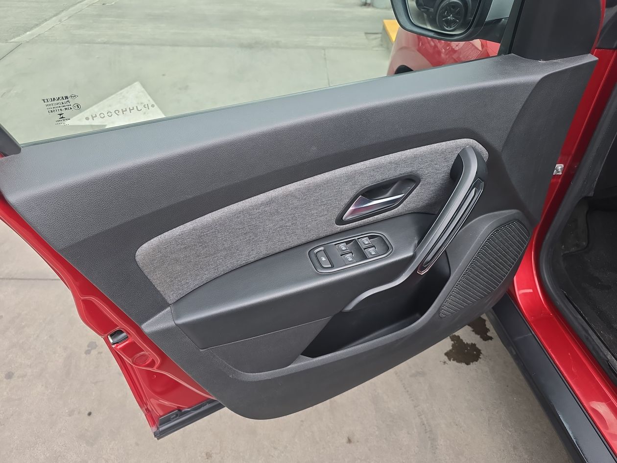 2023 Renault Duster 1.3 Iconic At