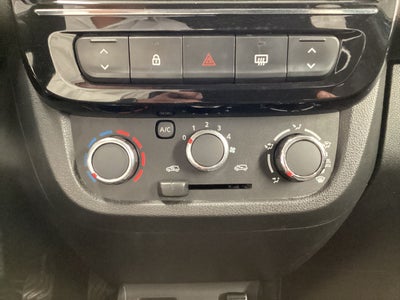 2025 Renault Kwid 1.0 Iconic Mt