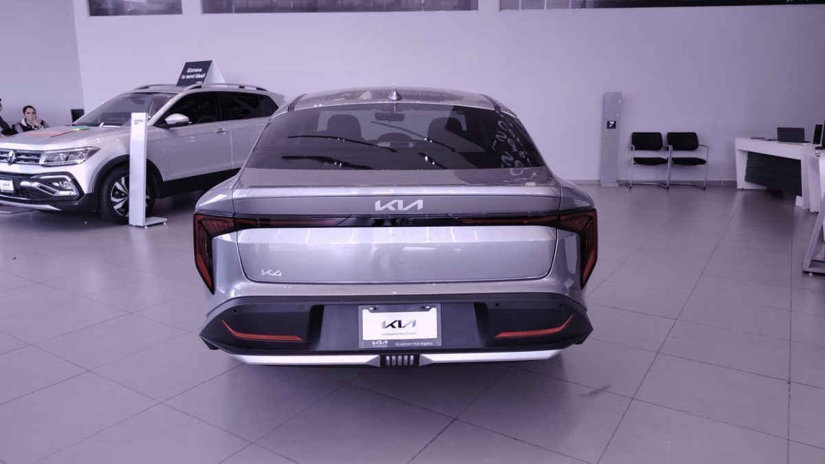 2025 Kia K4 4p LX L4/2.0 Man