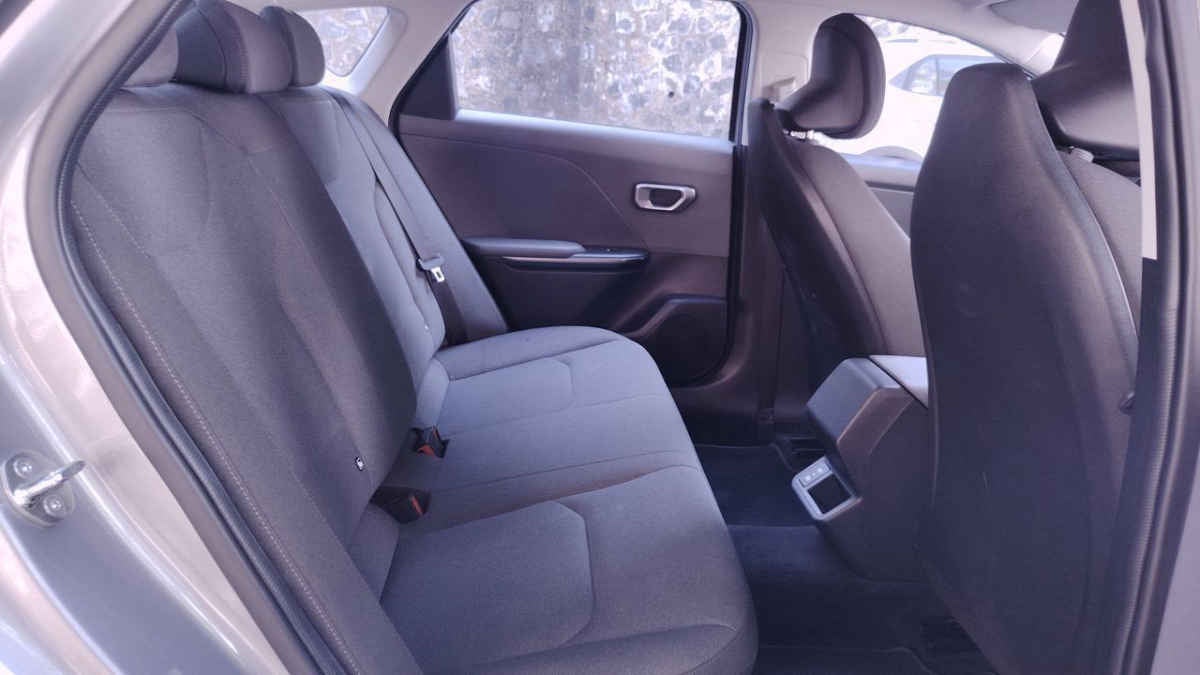 2025 Kia K4 4p LX L4/2.0 Man