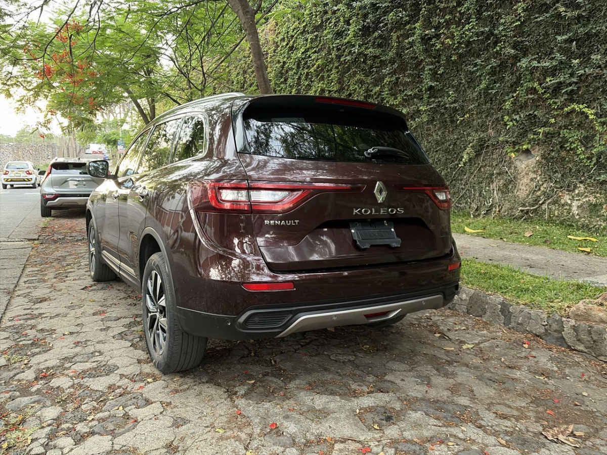 2023 Renault Koleos 5p Intens L4/2.5 Aut